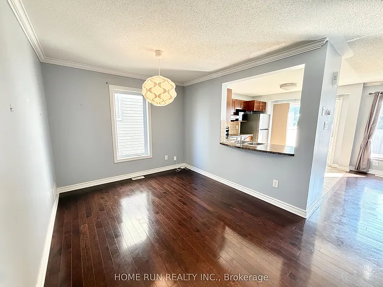 114 Glendore St — Photo 9