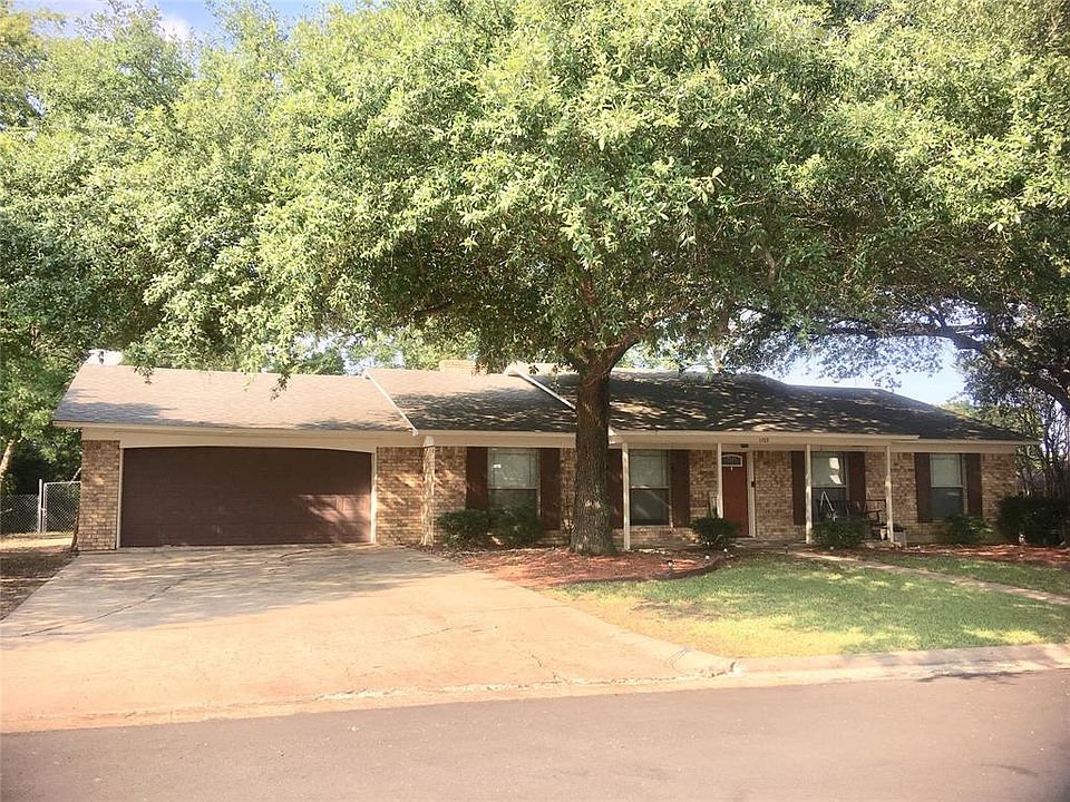 1st image of 1709 Lakeshore Dr