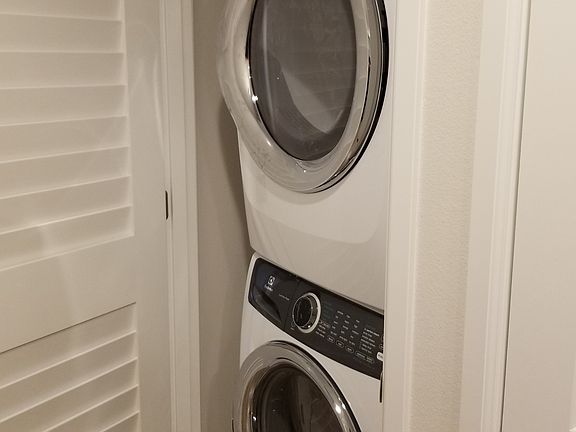 3rd image of 10565 189th St E