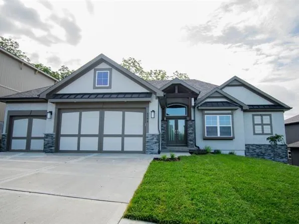 5896 NW Black Oak Ct, Kansas City, MO 64151