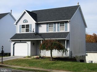 62 Commons Dr, Pottstown, PA 19464