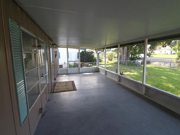 4th image of 3708 SE 27th St