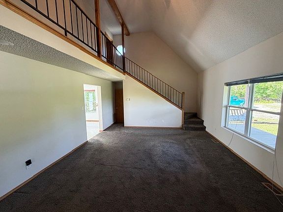 2nd image of 2908 S Day Rd