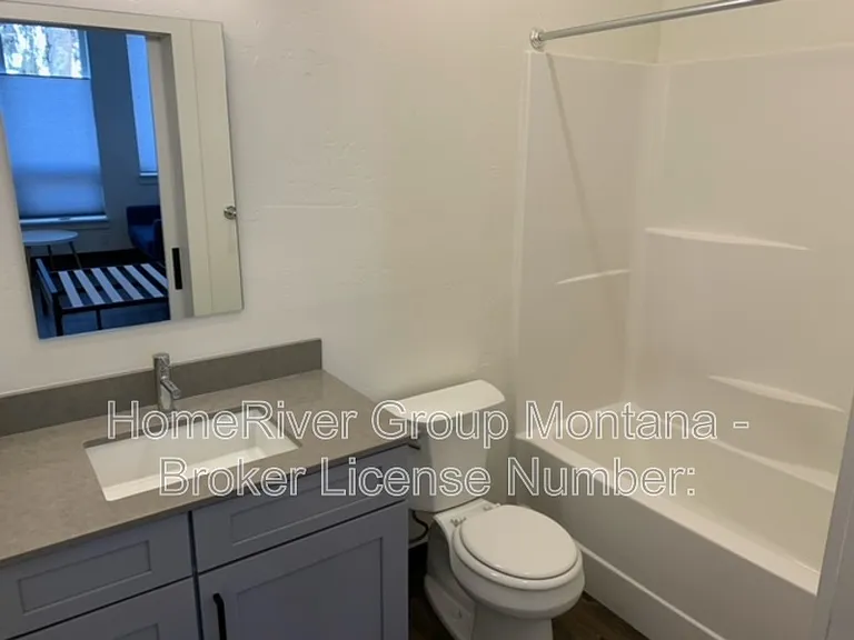 320 Clay St #103 — Photo 10
