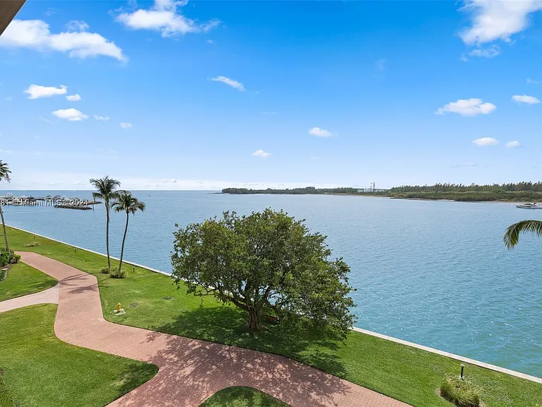 2442 Fisher Island Dr #5402 — Photo 36