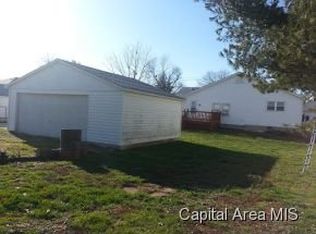 224 N Stanton St, Bluffs, IL 62621