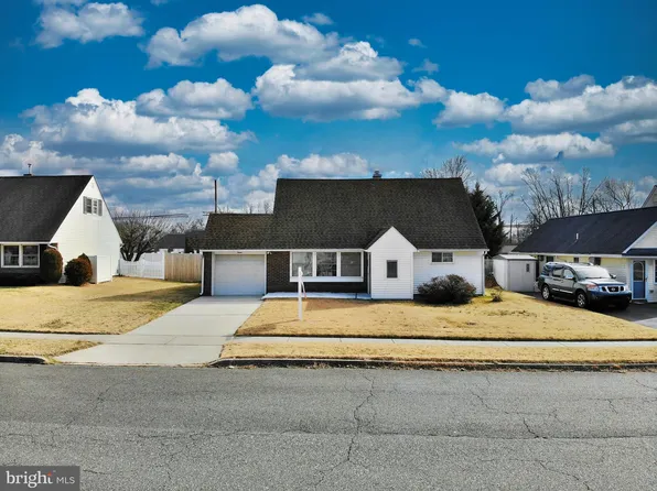 12 Quarry Rd, Levittown, PA 19057