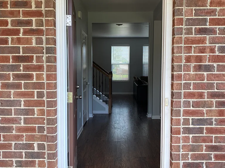 2429 Miranda Dr — Photo 4
