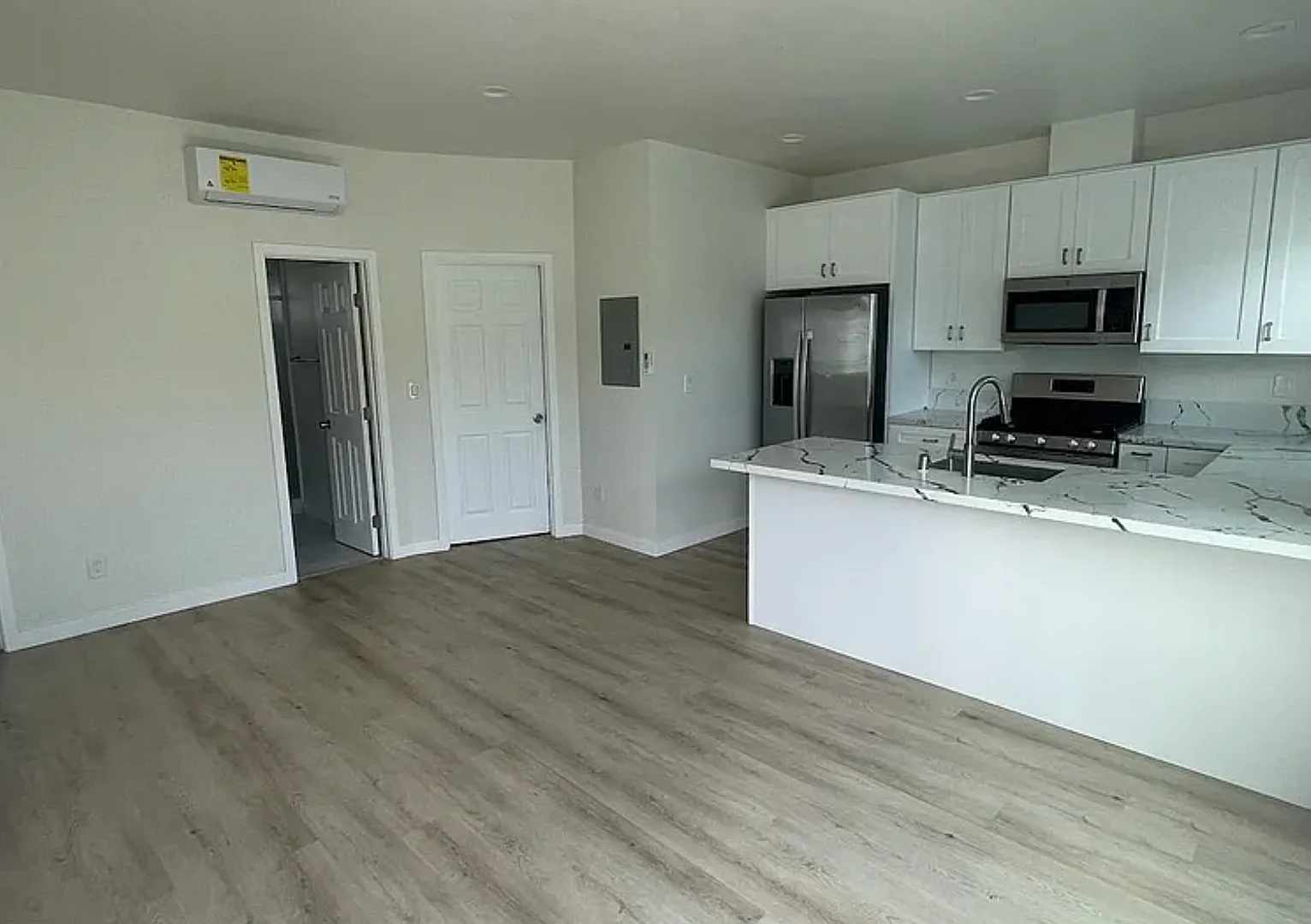 5503-5507 1/2 Mary Lane Dr — Photo 2