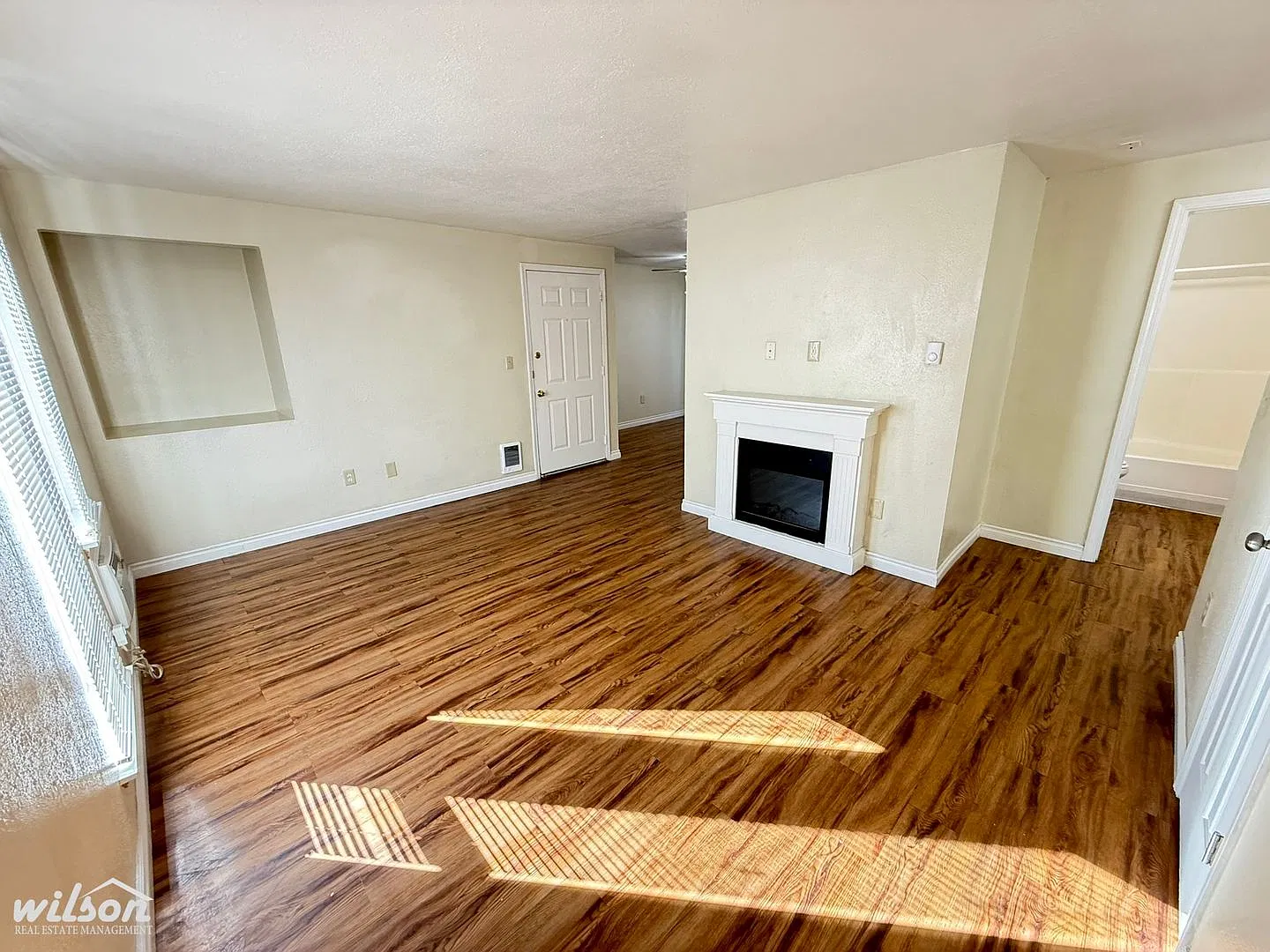 1404 Roosevelt Ave — Photo 3