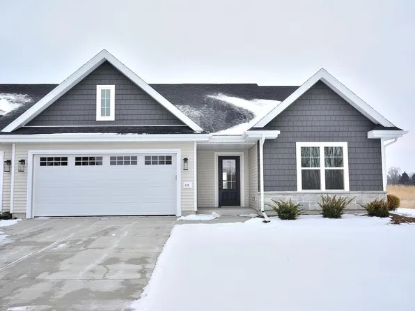 1121 Elderberry ROAD, Oconomowoc, WI 53066