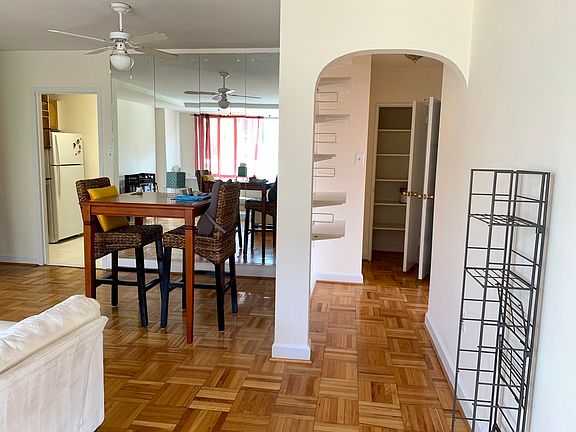 2nd image of 1121 Arlington Blvd APT 531