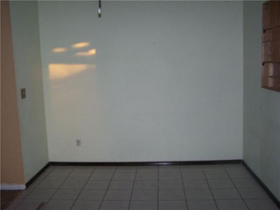 2nd image of 323 Park Dr