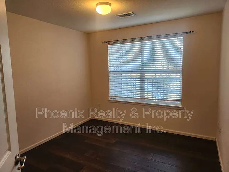 2900 Blue Sky Cir #5-103 — Photo 11