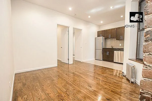 Rented by Jonis Realty | media 7