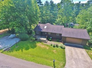 9146 Hillside Dr NE, Mineral City, OH