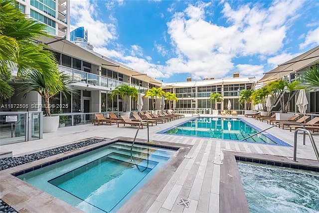 1100 Biscayne Blvd #LPH6105 — Photo 35
