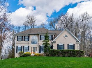 4 Summerfield Dr, Monroe Township, NJ 08831