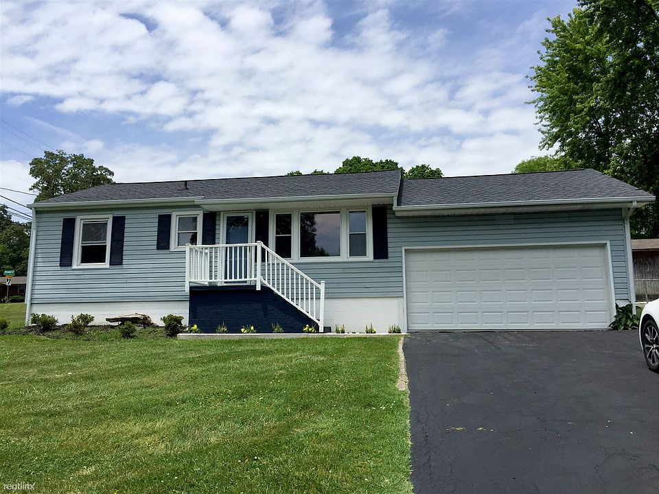 1st image of 703 Martha Ln