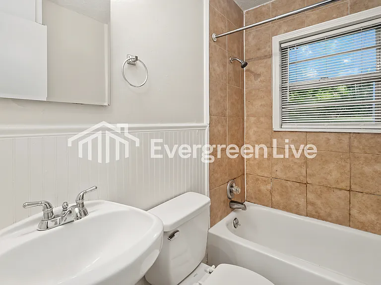 126 Leland St — Photo 13