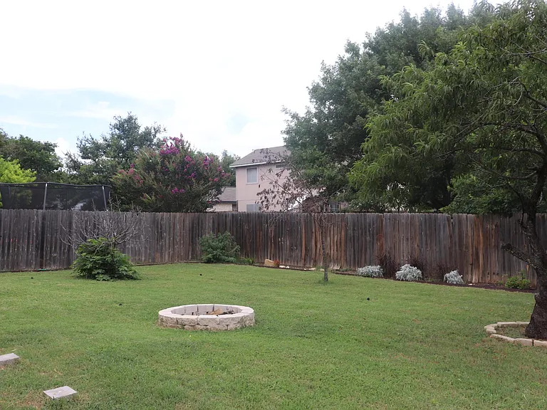504 Deercreek Ln — Photo 17