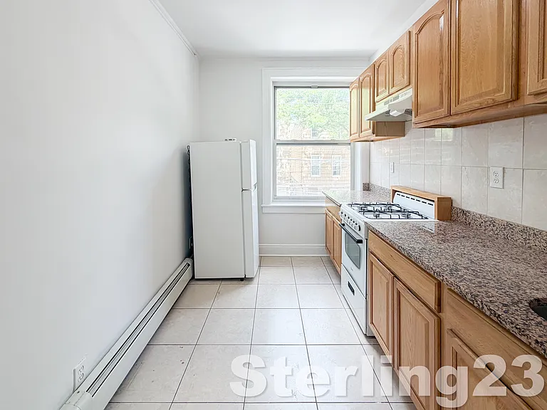 23-17 29th St #2F — Photo 4