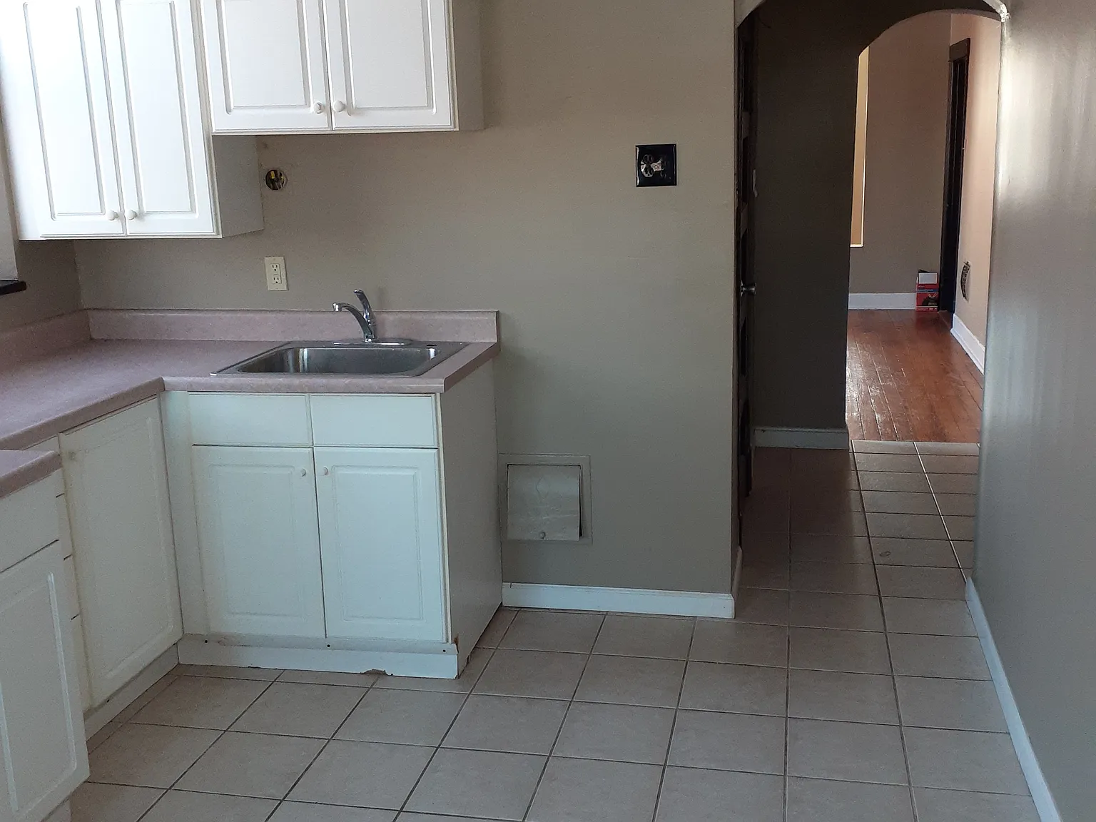 3 bed, 1325 sqft, $1,075 — Photo 3