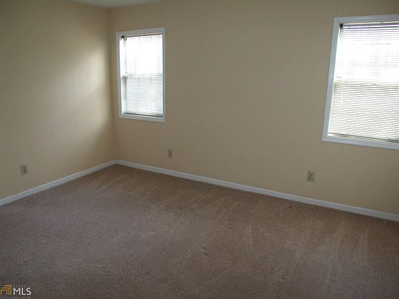 5th image of 401 Glenleaf Dr