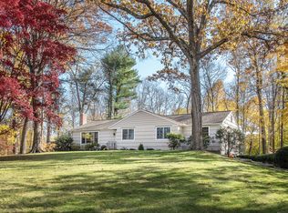 32 Putnam Rd, New Canaan, CT 06840