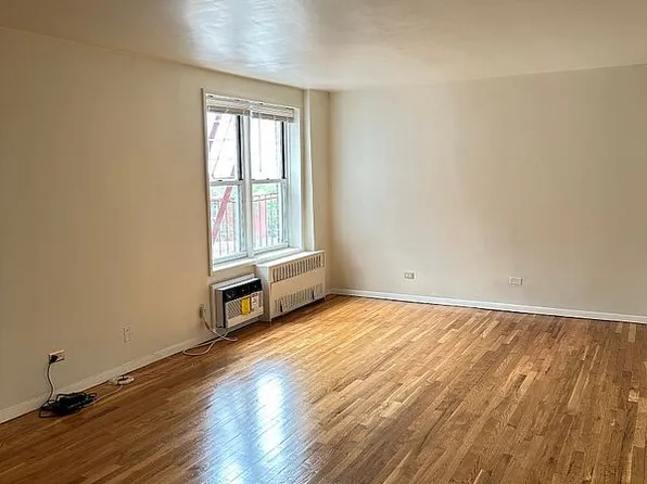 47-37 45th St #6G, Woodside, NY 11377