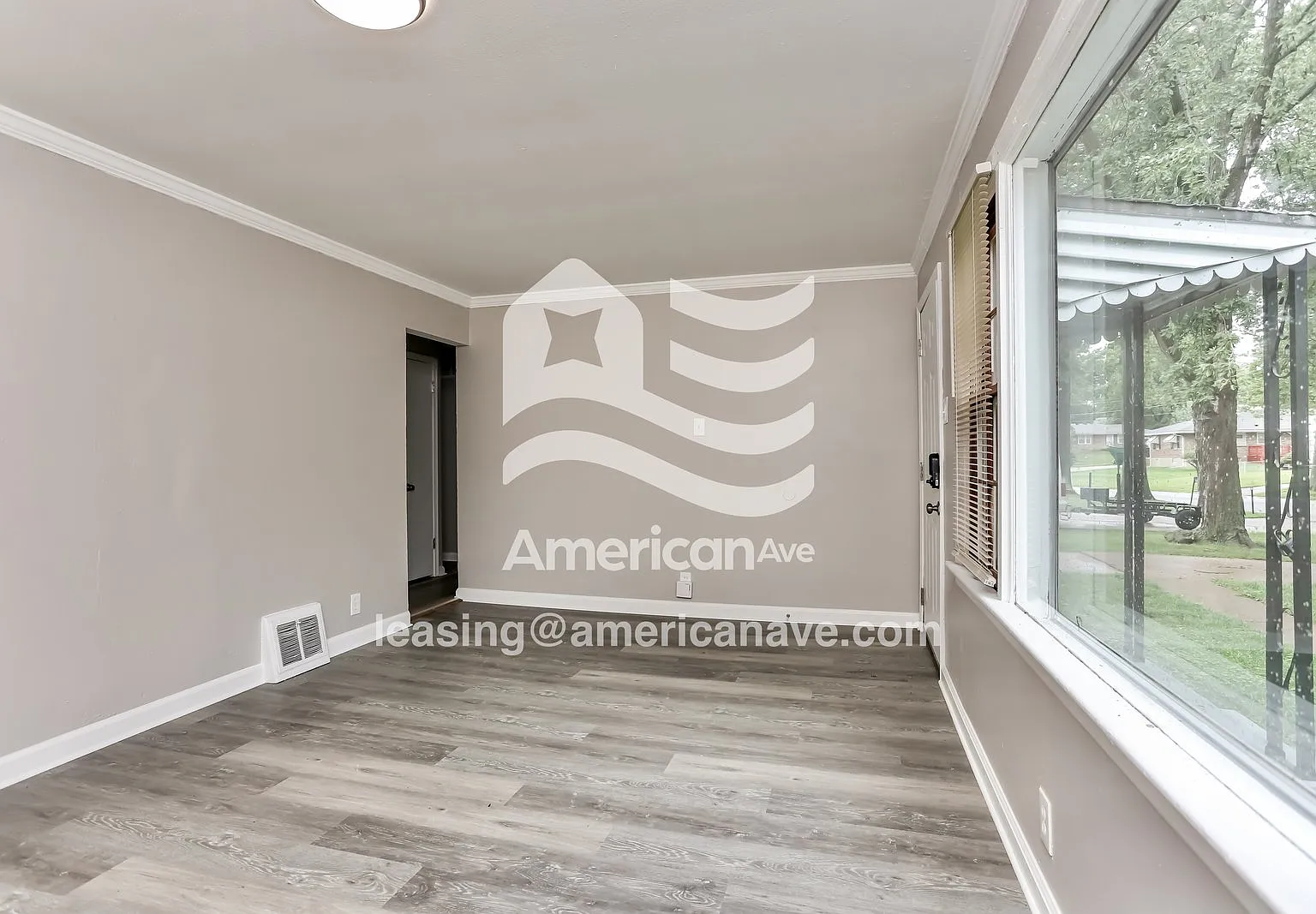 3 bed, 1.0 bath, 912 sqft, $1,330 — Photo 3