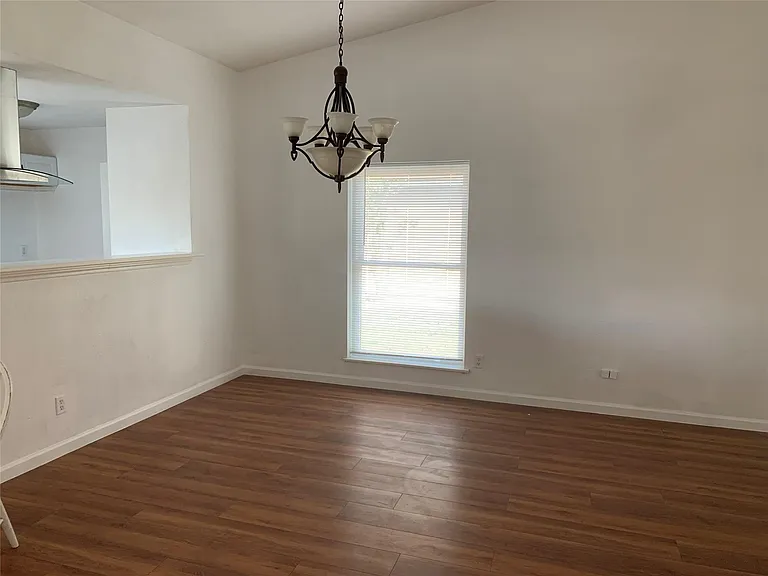 854 Timberdale St — Photo 6