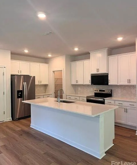 1265 30th St NE — Photo 3