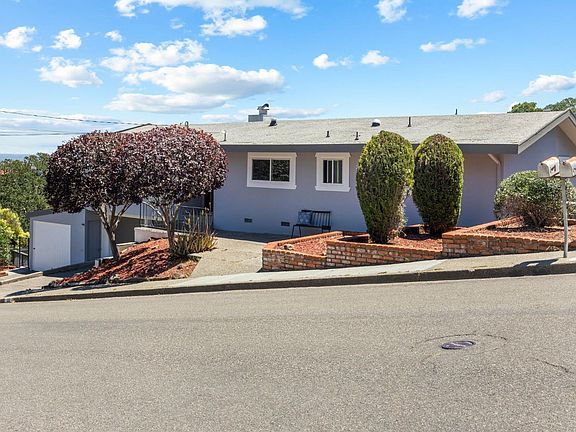 3rd image of 37 Truman Drive