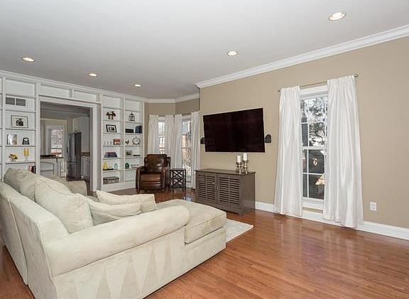 2nd image of 7713 Gannon Ave