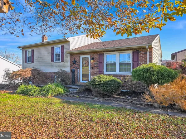 6148 Thoman Dr, Spring Grove, PA 17362