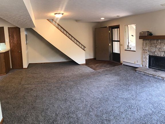 4th image of 644 Meredith Ln