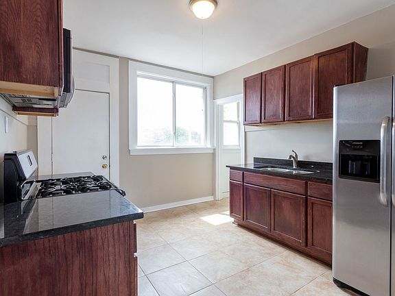 5th image of 2638 W Summerdale Ave APT 3N