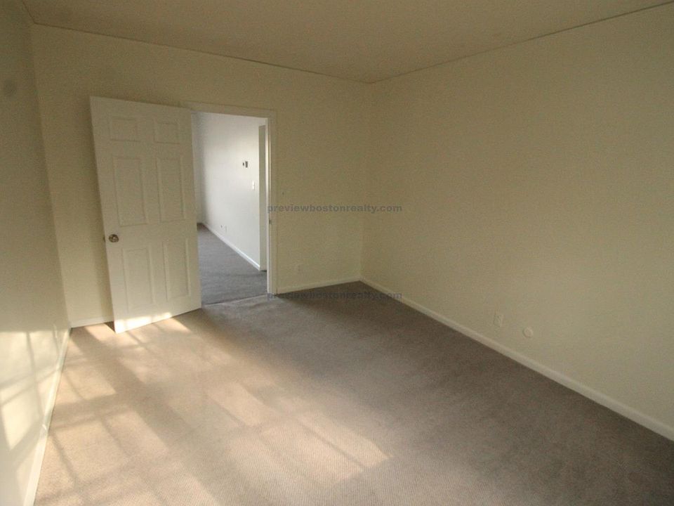 2nd image of 42 Lake Shore Ter #Rm3