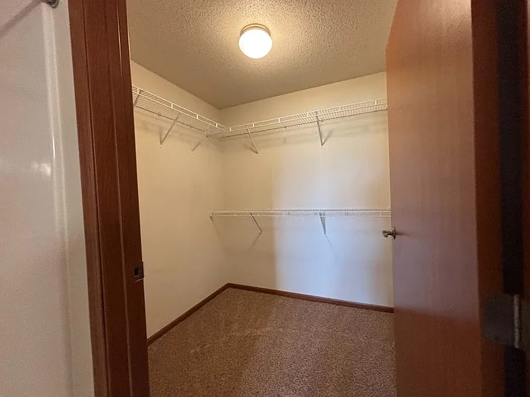 3202 — Photo 11