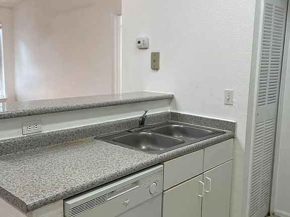 4th image of 5077 Park Central Dr APT 1524