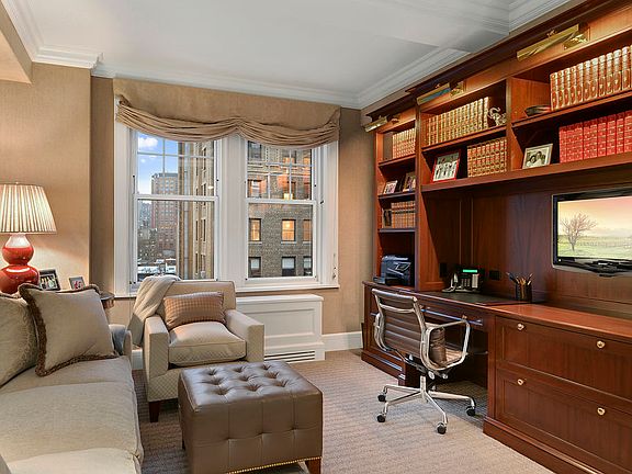 4th image of 27 W 72nd St #1202
