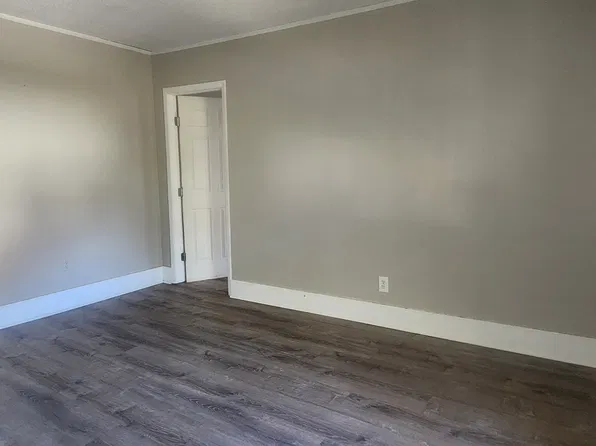 400 E Sherman St #5, Hutchinson, KS 67501