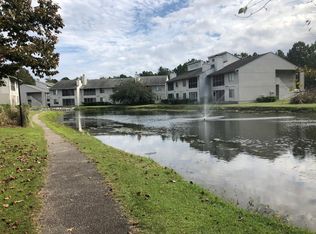 103 Greenmeadow Dr, Goose Creek, SC 29445