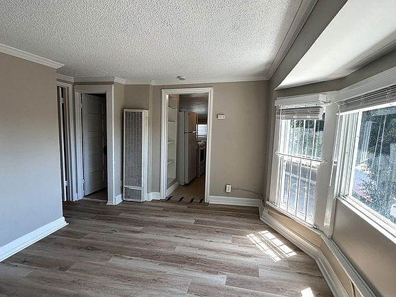 4th image of 233 20th St APT 5