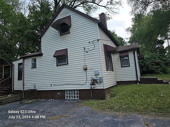 4th image of 1434 Leroy Ave