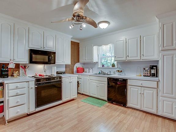 3rd image of 1510 W Villa View Dr