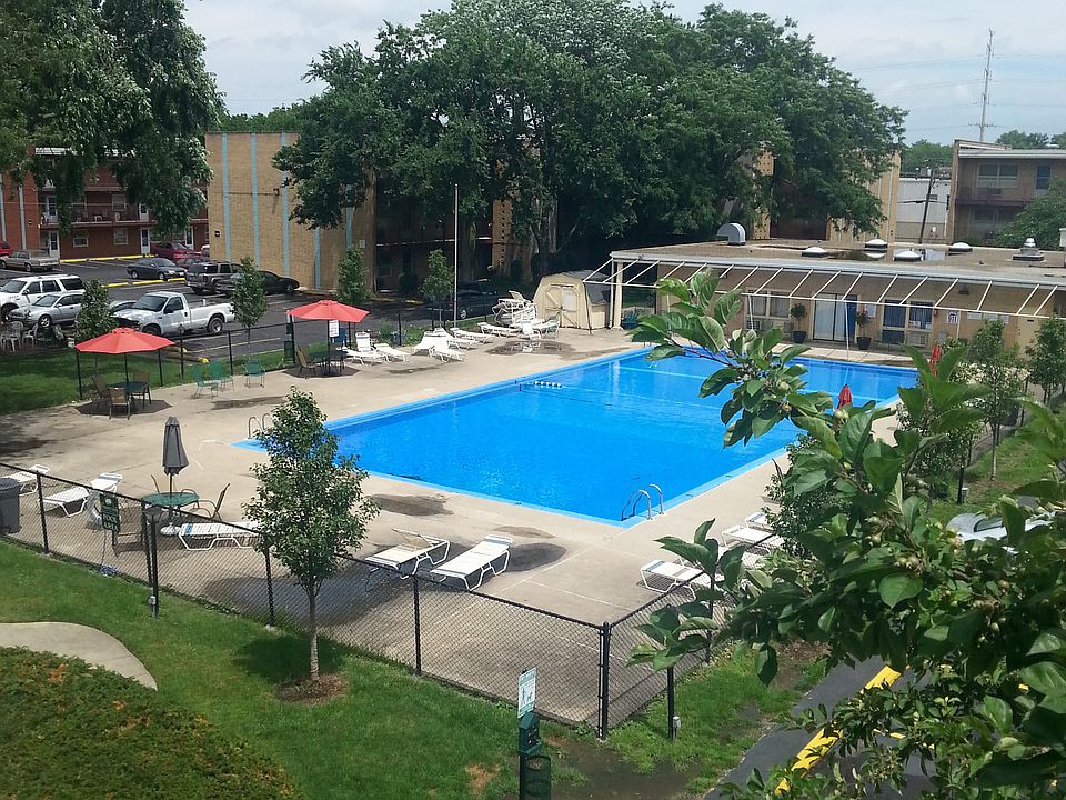 2nd image of 1603 Forest Rd APT 106