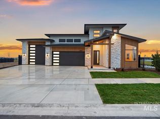 2407 N Buhrstone Ave, Eagle, ID 83616