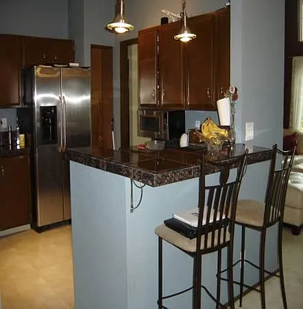 4 bed, 2.5 bath, 2000 sqft, $4,200 — Photo 2